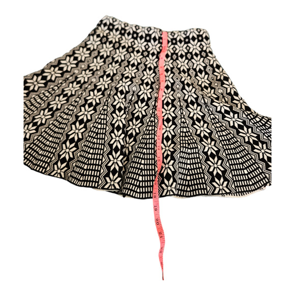 Xhiliration Medium Black and White Mini Skirt - Picture 7 of 7